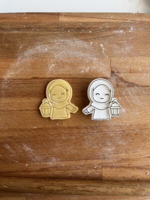 Kandil Tutan Minik Kız 2